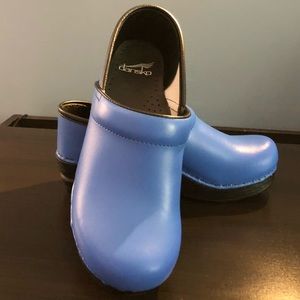 Basically brand new Dansko’s! Size 38 or 8.